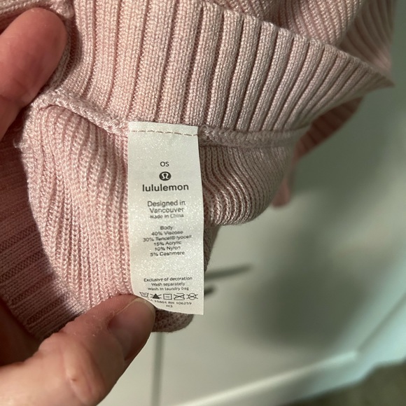 Lululemon poncho light pink one size - Picture 4 of 4